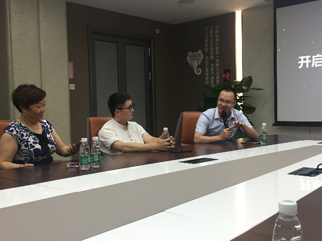 建材行業專家組團參觀德利豐家居，探討巖板發(圖5)