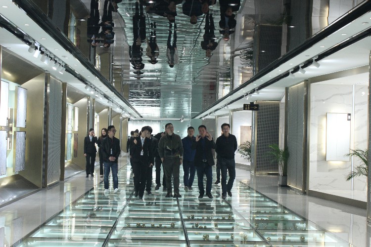 融創(chuàng)集團領導一行到金牌企業(yè)參觀考察，共謀合(圖6)