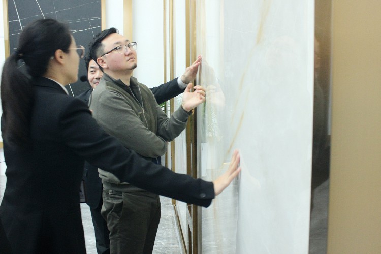 融創(chuàng)集團領導一行到金牌企業(yè)參觀考察，共謀合(圖8)